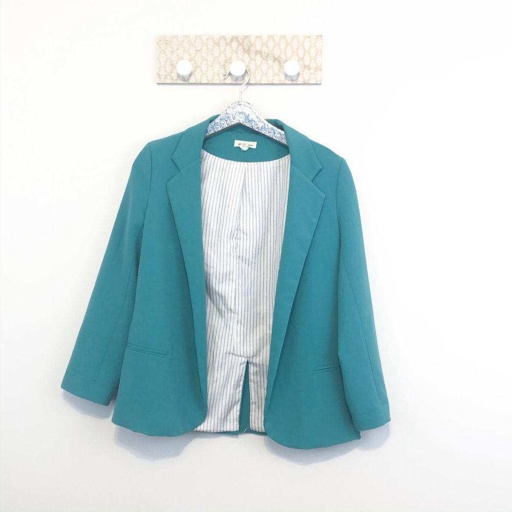 Silence + Noise Open front teal blazer size small